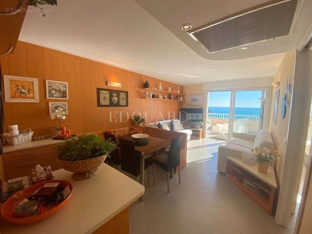 Appartement à ROQUEBRUNE-CAP-MARTIN