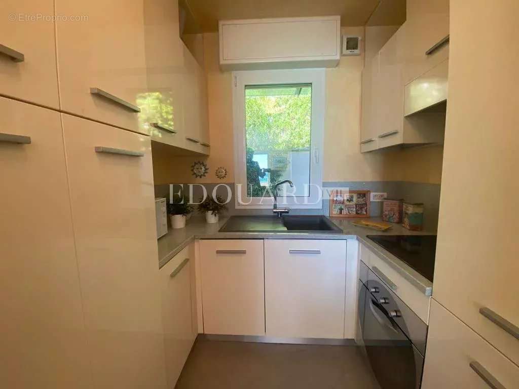 Appartement à ROQUEBRUNE-CAP-MARTIN