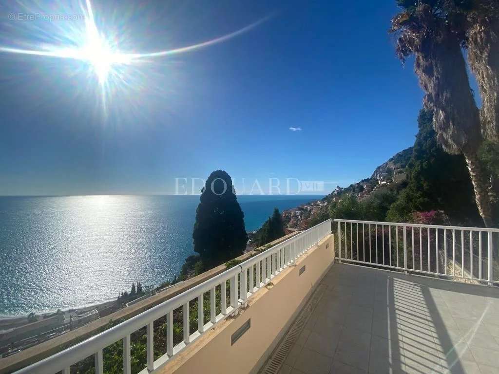 Appartement à ROQUEBRUNE-CAP-MARTIN