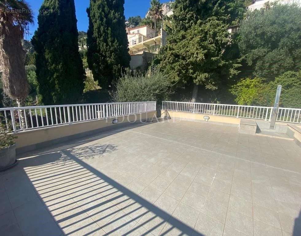 Appartement à ROQUEBRUNE-CAP-MARTIN