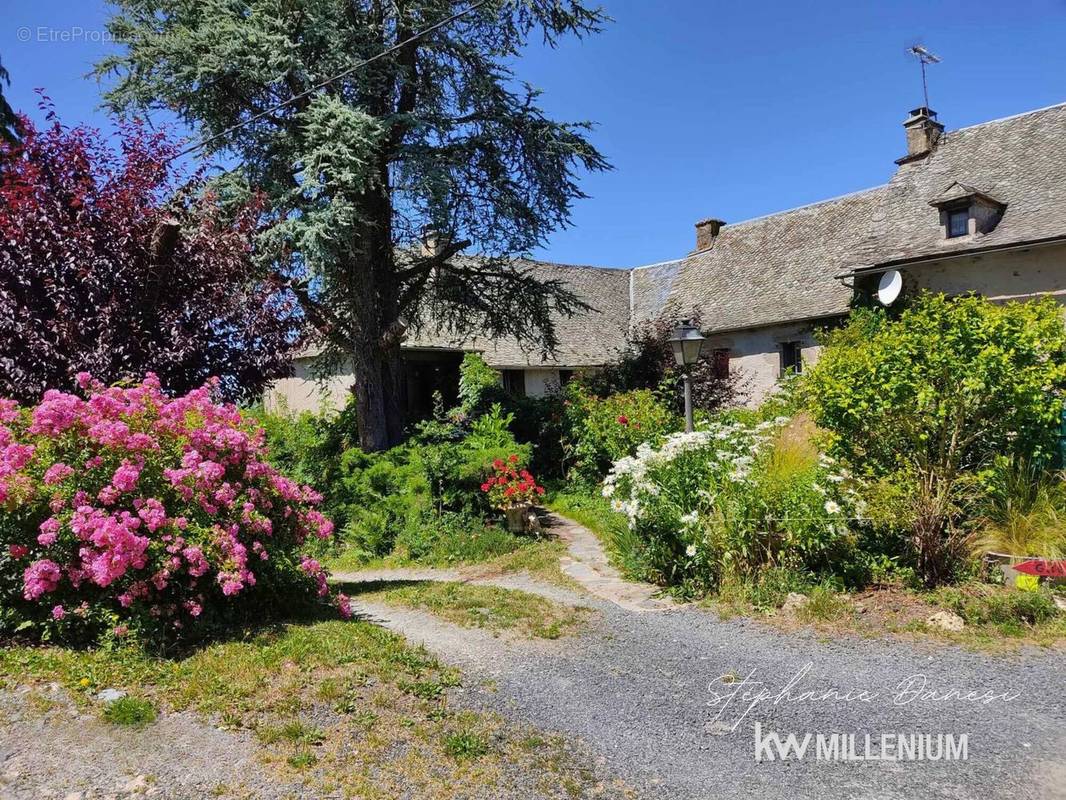 Maison à MONTPEYROUX