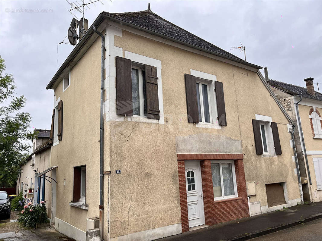 Maison à CHAMPS-SUR-YONNE