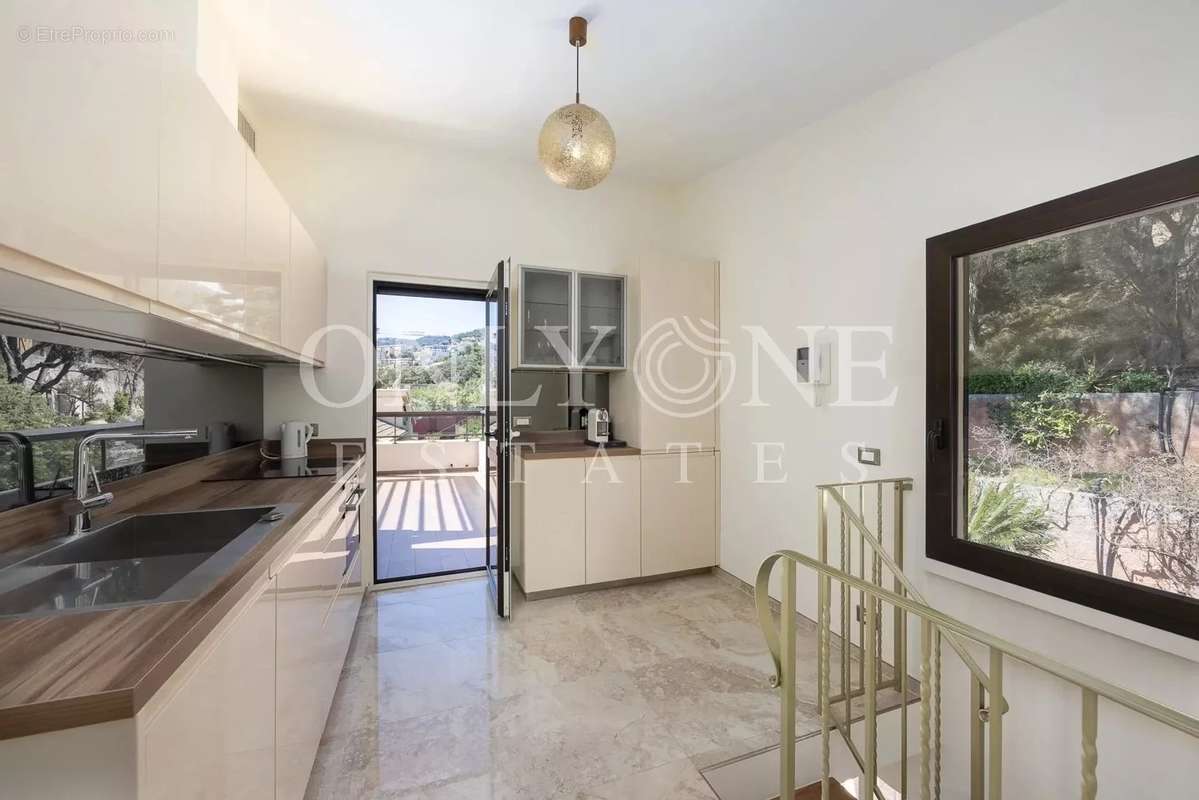 Appartement à ROQUEBRUNE-CAP-MARTIN