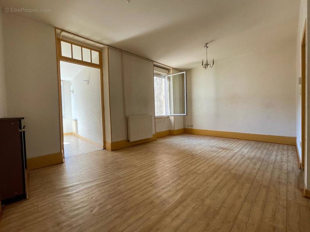   - Appartement à VALS-LES-BAINS