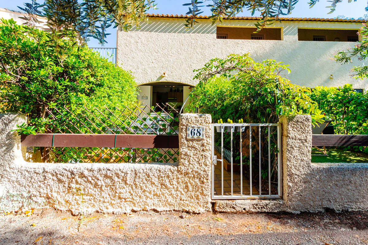 Appartement à SAINT-CYR-SUR-MER