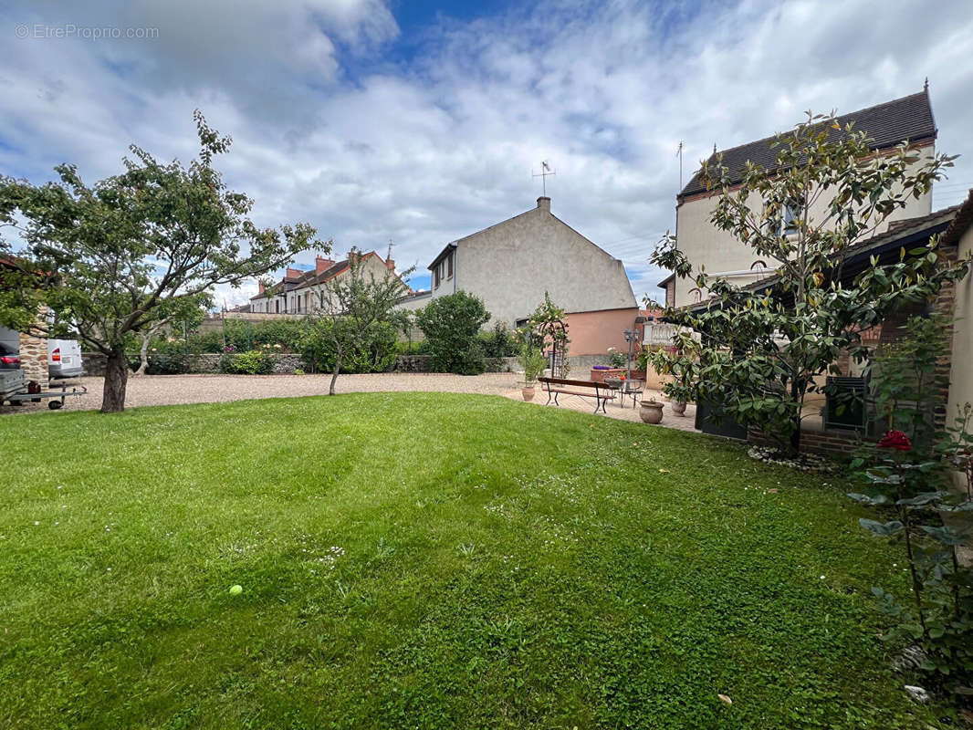 Maison à MONTLUCON