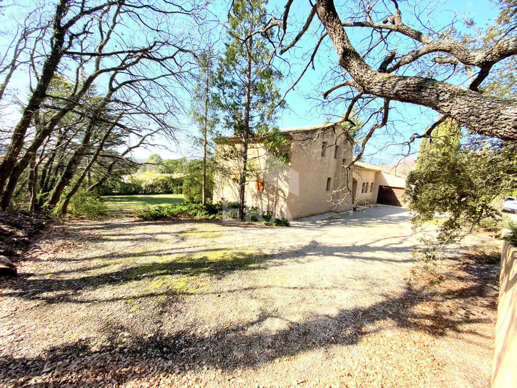 Maison à LA BASTIDE-DES-JOURDANS