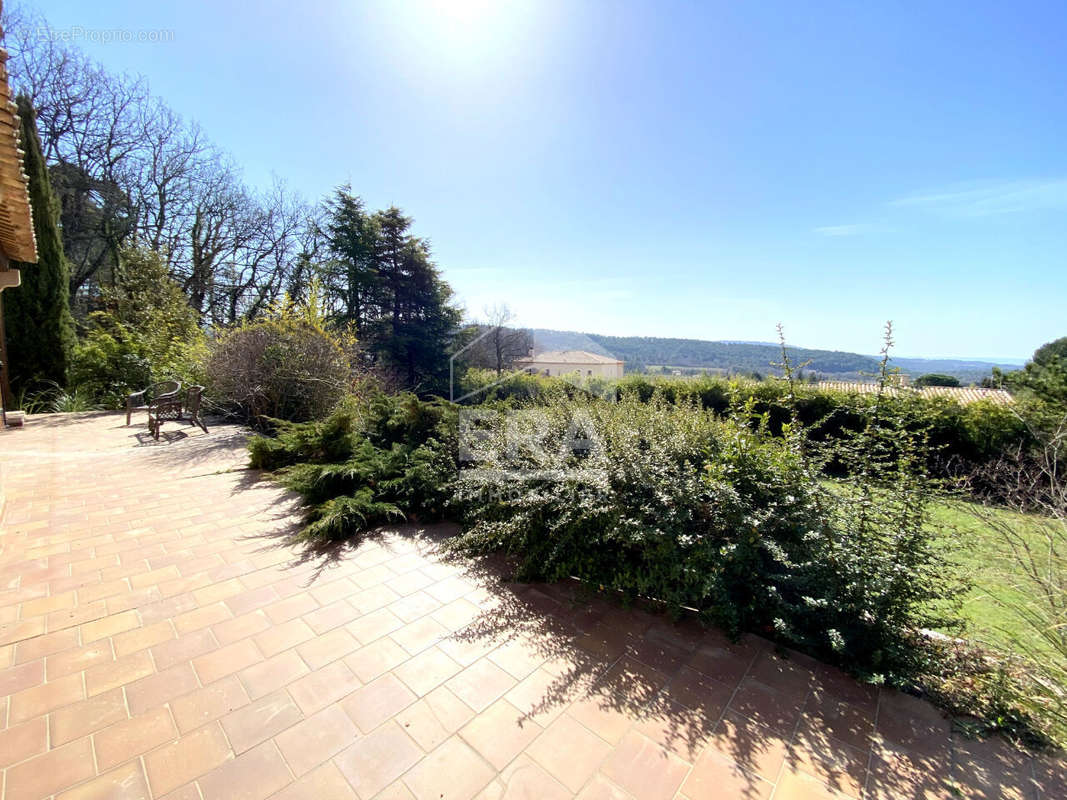 Maison à LA BASTIDE-DES-JOURDANS