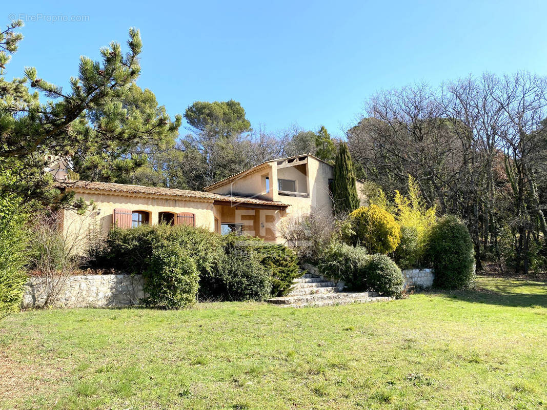 Maison à LA BASTIDE-DES-JOURDANS