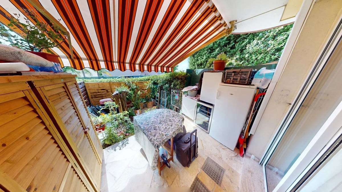 Appartement à VILLENEUVE-LOUBET