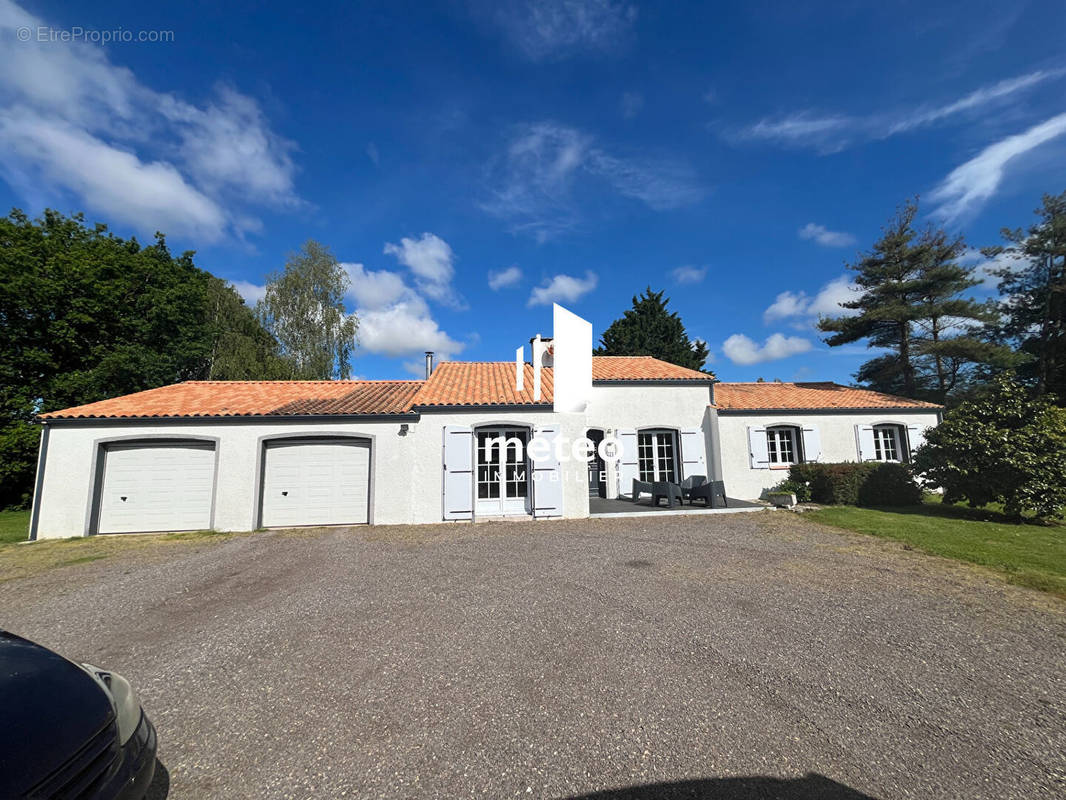 Maison à TALMONT-SAINT-HILAIRE