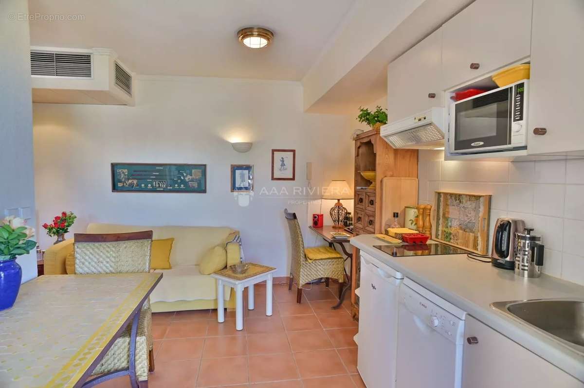 Appartement à MANDELIEU-LA-NAPOULE