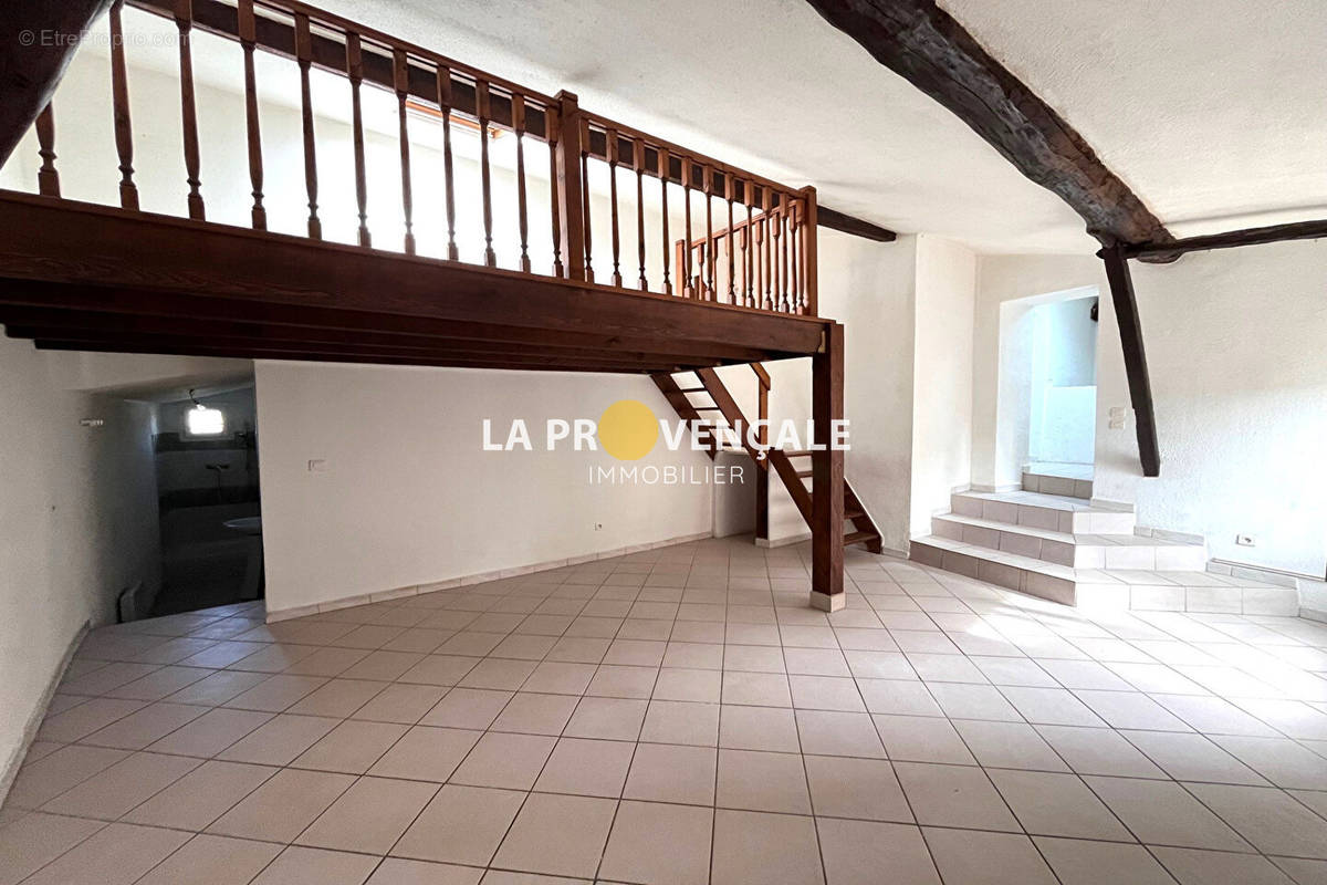 Appartement à SAINT-MAXIMIN-LA-SAINTE-BAUME