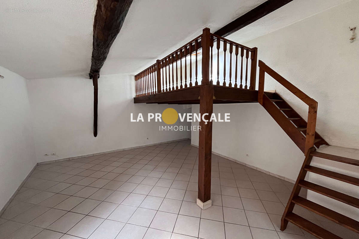 Appartement à SAINT-MAXIMIN-LA-SAINTE-BAUME