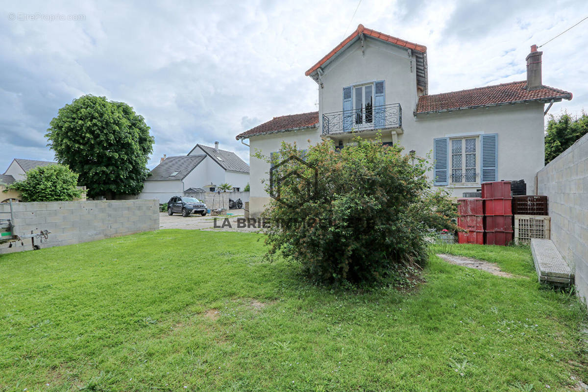 Maison à BRIE-COMTE-ROBERT