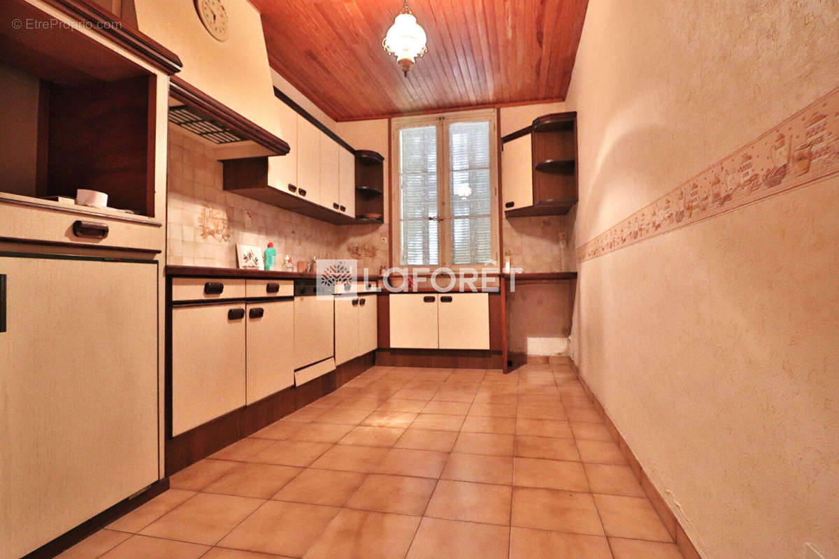 Appartement à MARSEILLE-3E