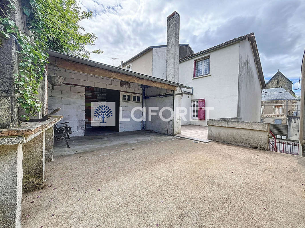 Maison à PARTHENAY