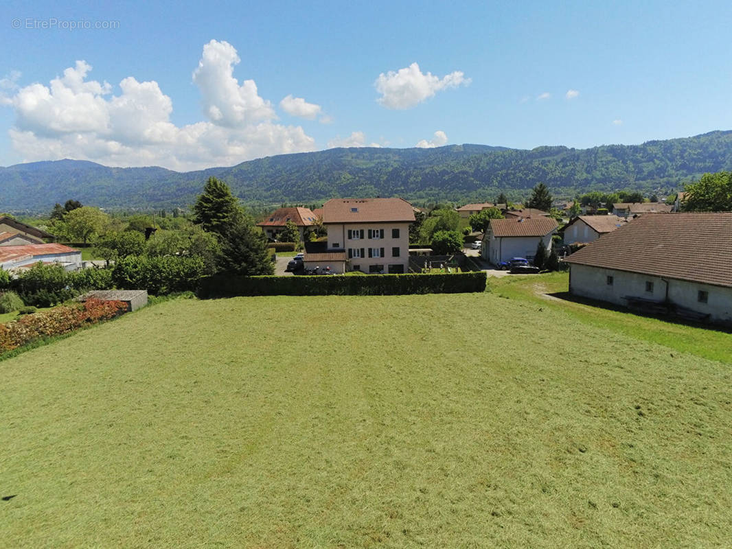 Terrain à BONS-EN-CHABLAIS