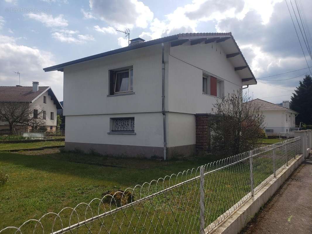 Maison à SAINT-ETIENNE-LES-REMIREMONT