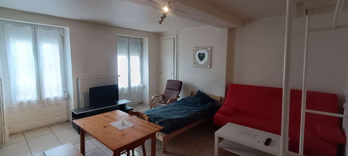 Appartement à NEUVY-SUR-LOIRE