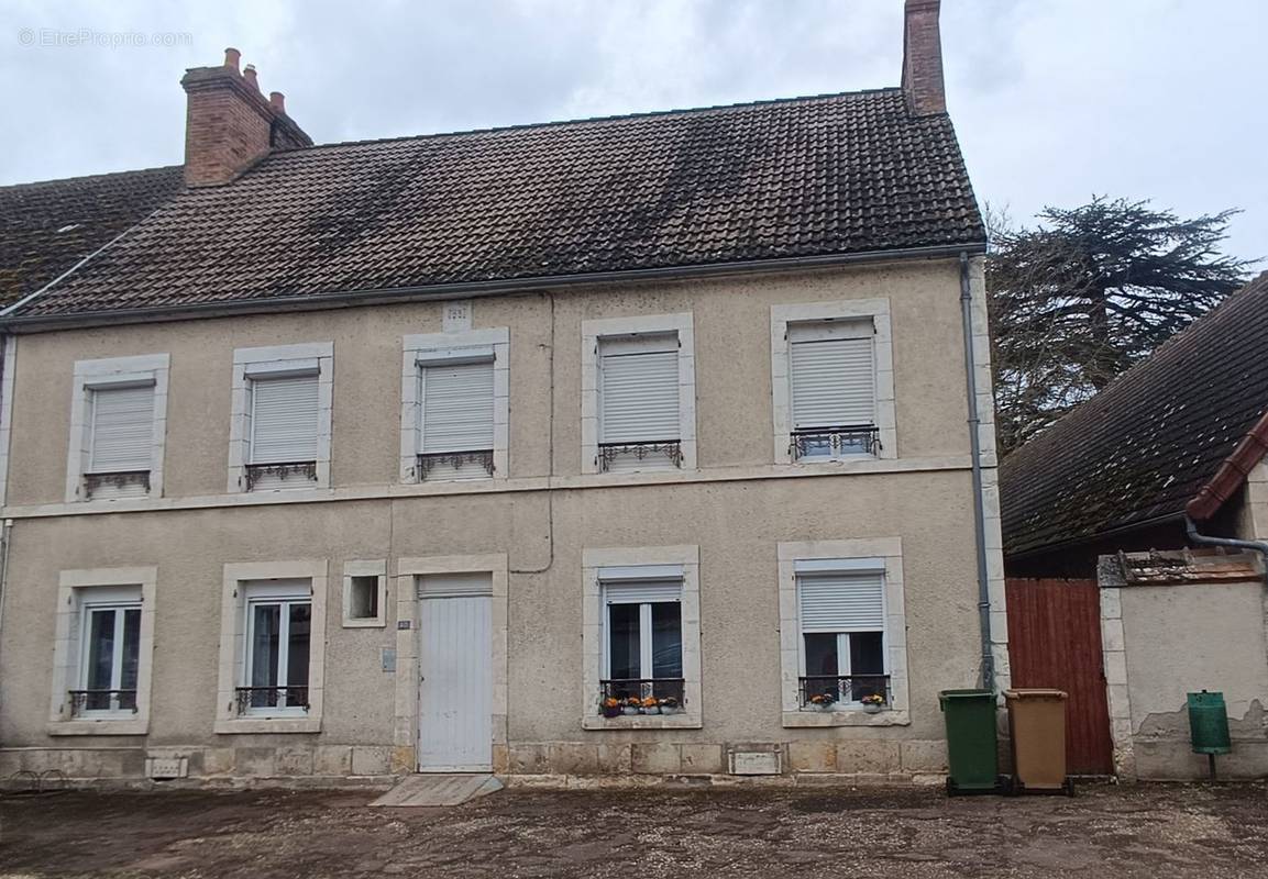 Appartement à NEUVY-SUR-LOIRE