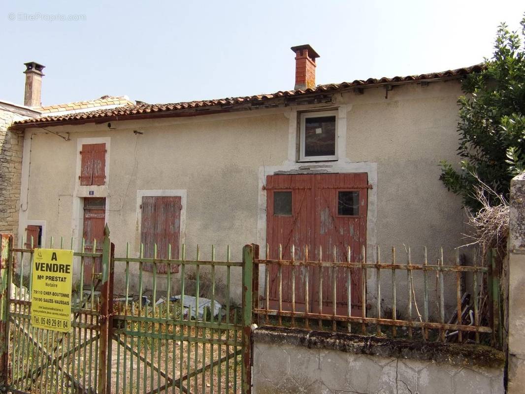 Maison à CHEF-BOUTONNE