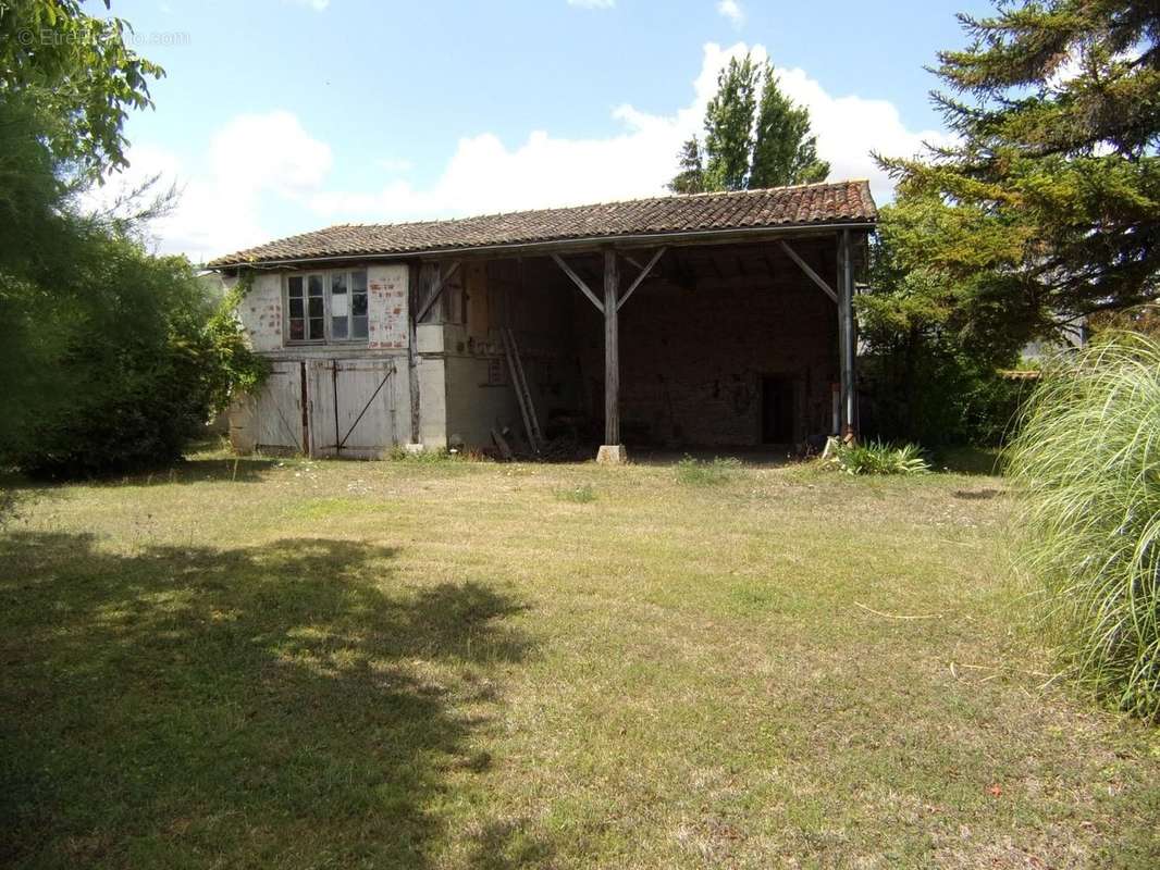 Maison à CHEF-BOUTONNE