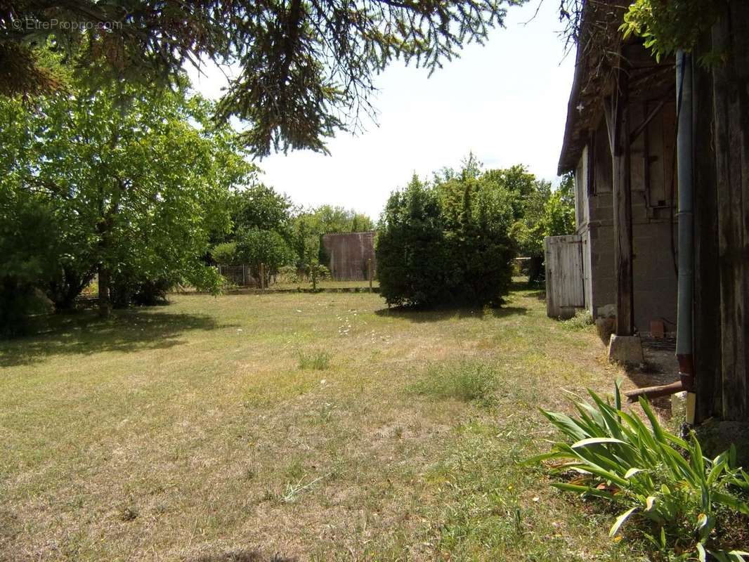 Maison à CHEF-BOUTONNE