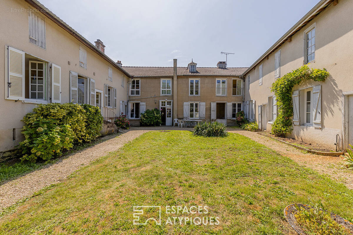 Maison à ECLARON-BRAUCOURT-SAINTE-LIVIERE