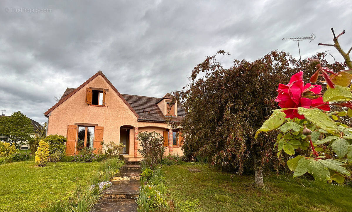 Maison à COSNE-COURS-SUR-LOIRE