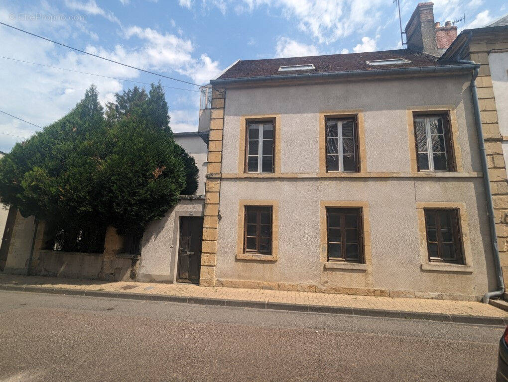 Maison à PREMERY