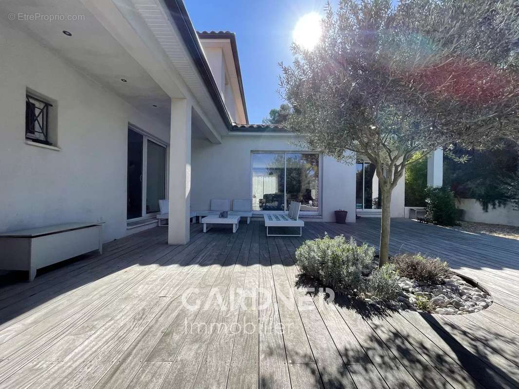 Maison à CARNOUX-EN-PROVENCE