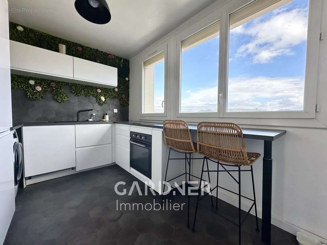 Appartement à MARSEILLE-11E