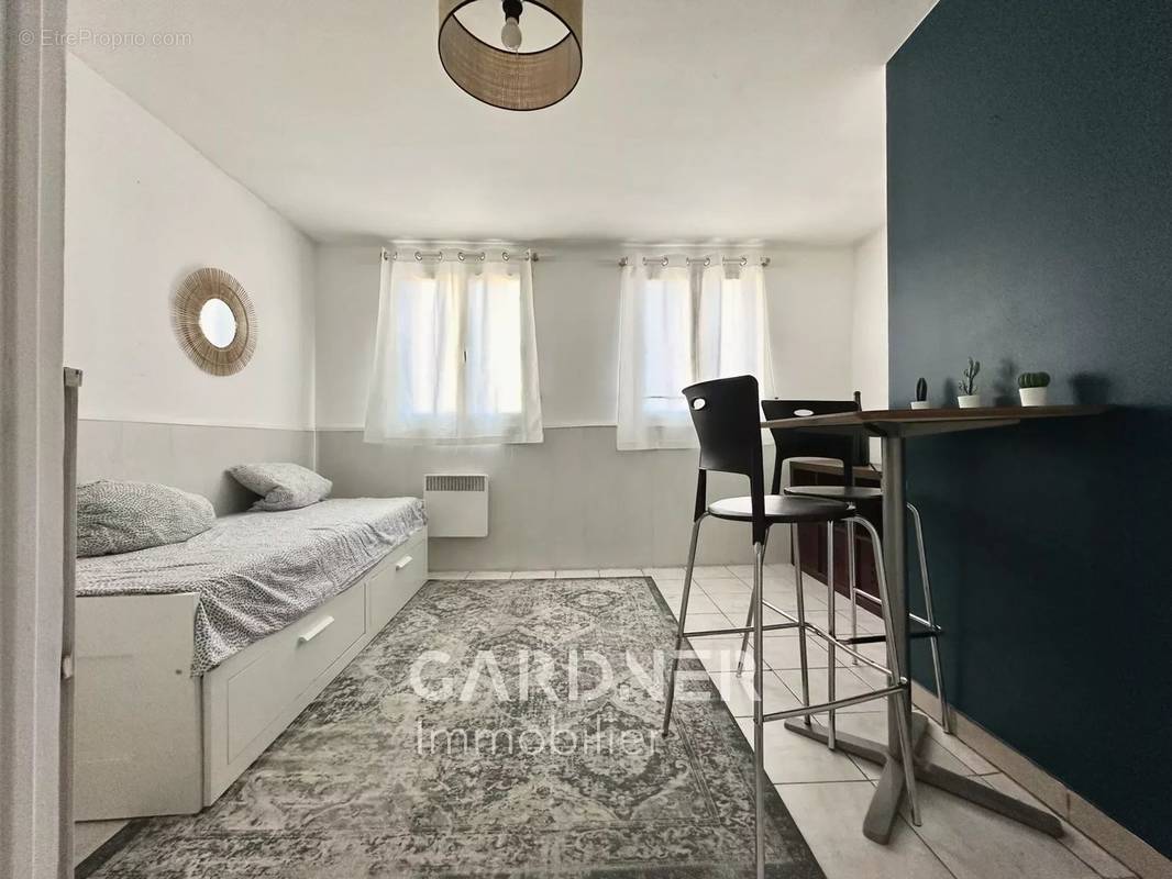 Appartement à MARSEILLE-1E