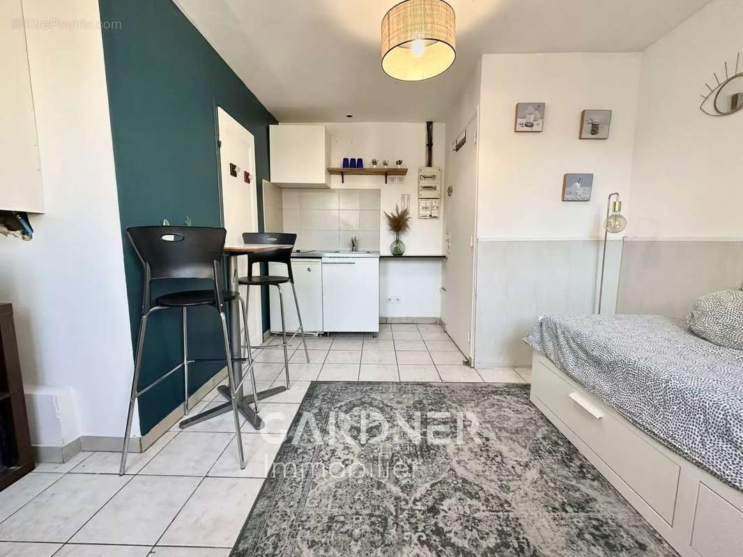 Appartement à MARSEILLE-1E