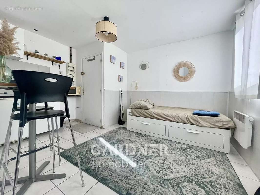 Appartement à MARSEILLE-1E