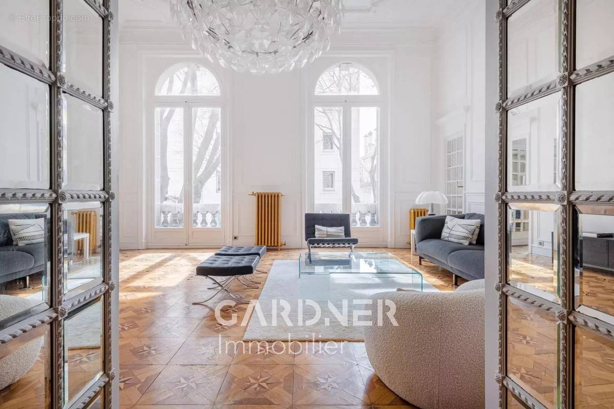 Appartement à MARSEILLE-8E