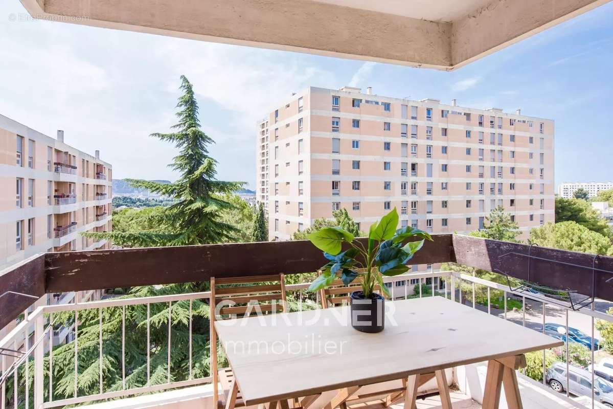 Appartement à MARSEILLE-12E