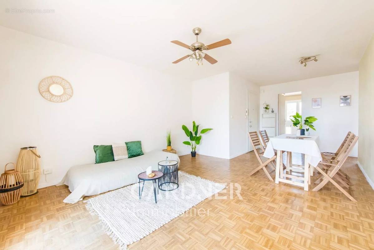 Appartement à MARSEILLE-12E