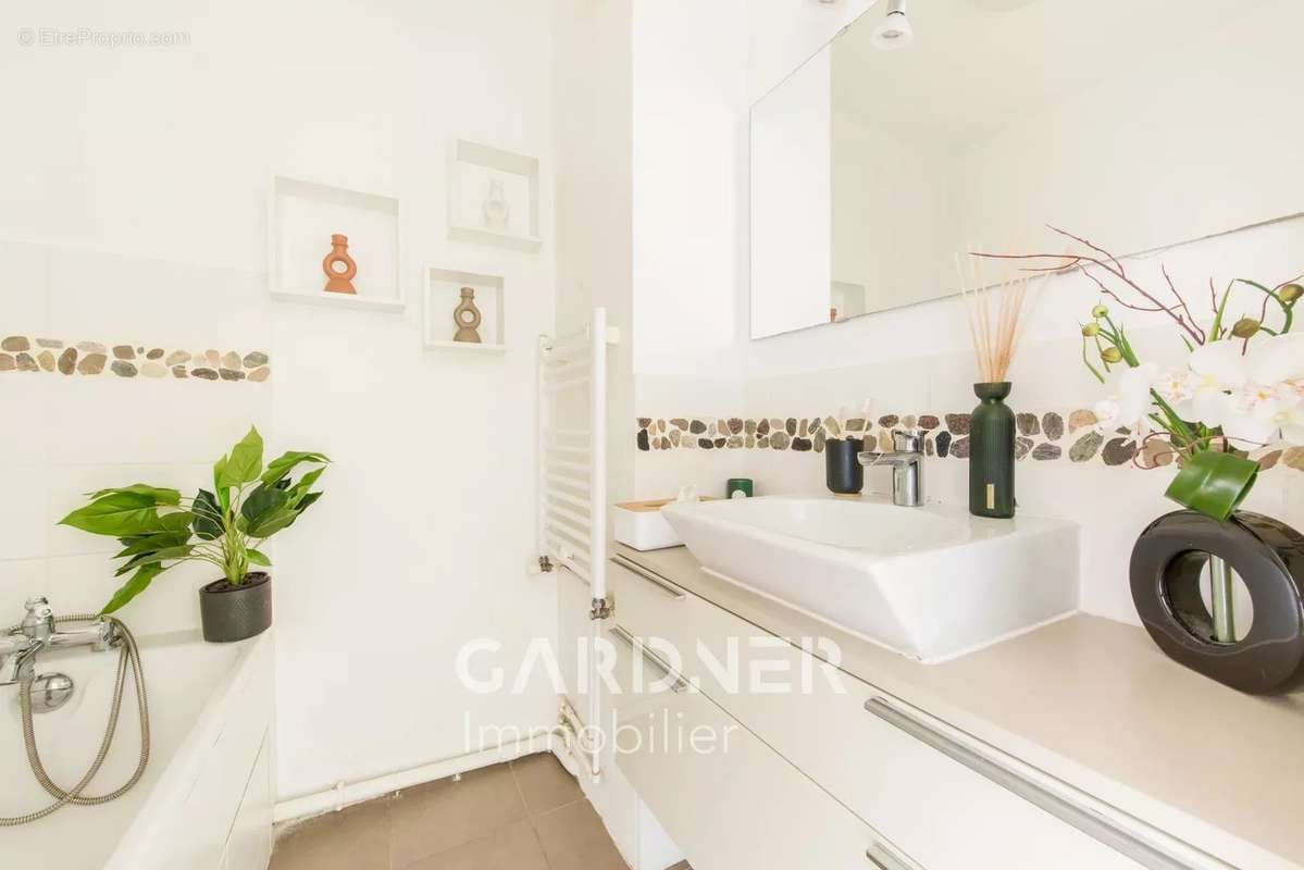 Appartement à MARSEILLE-12E