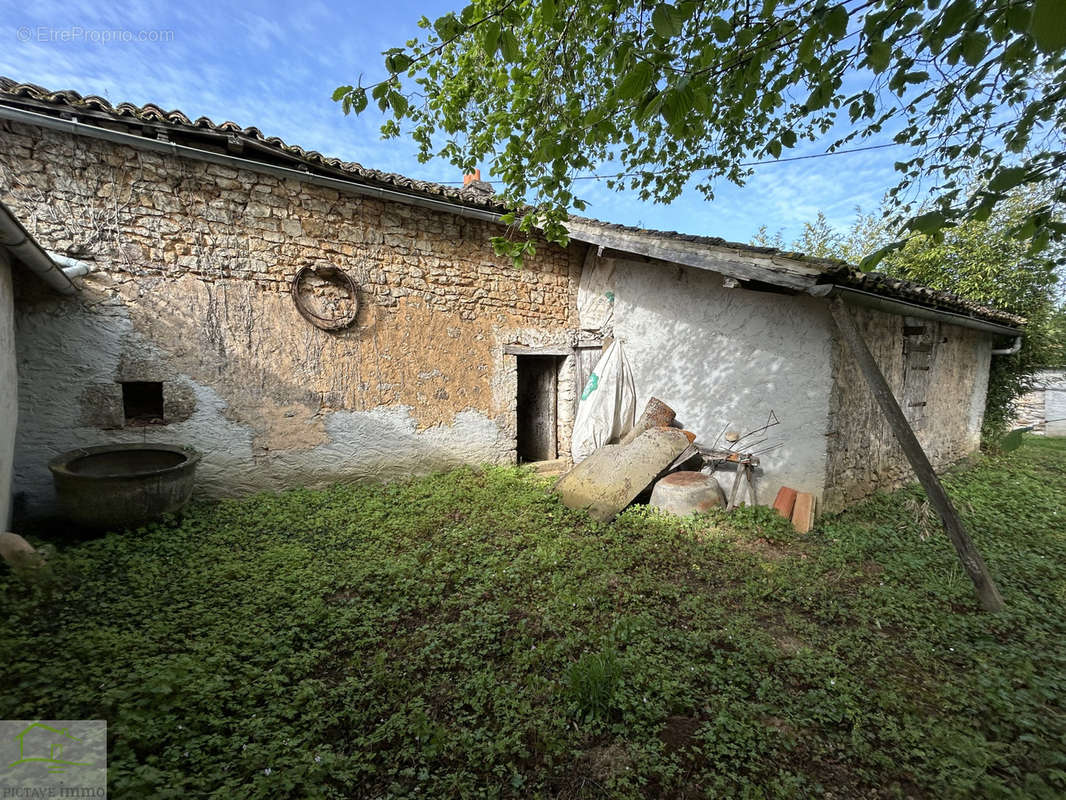 Maison à CELLE-LEVESCAULT