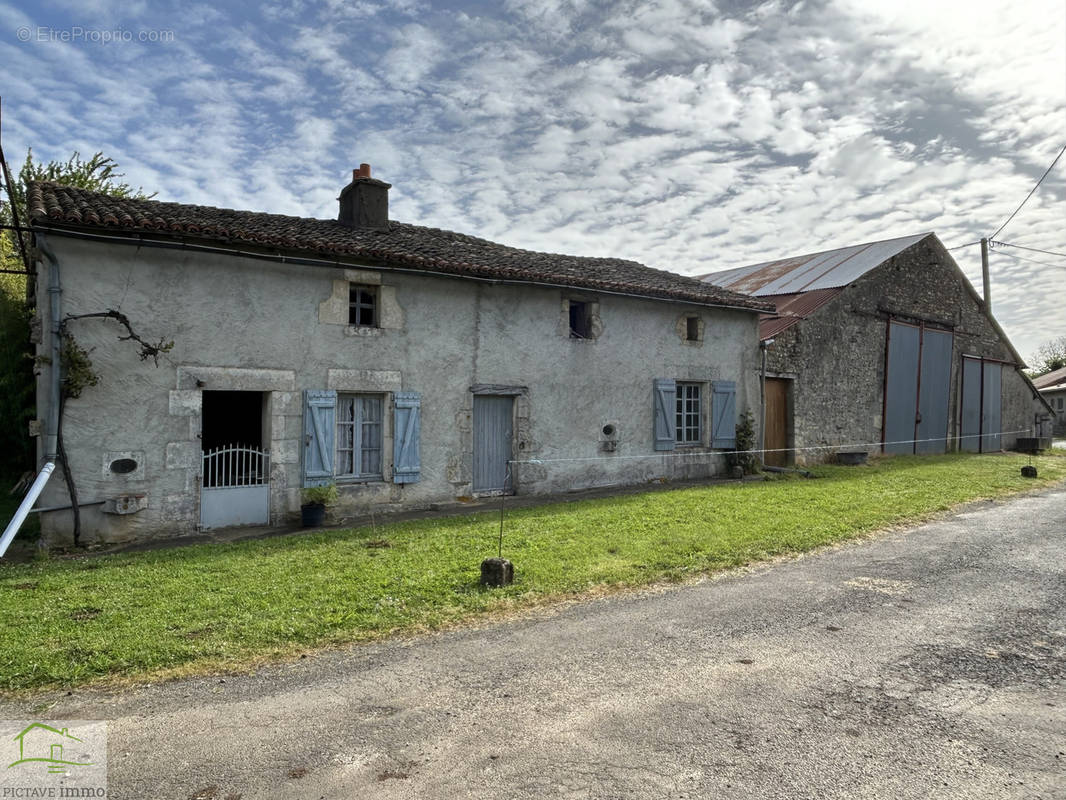 Maison à CELLE-LEVESCAULT