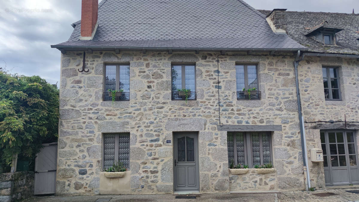 Maison à GOLINHAC