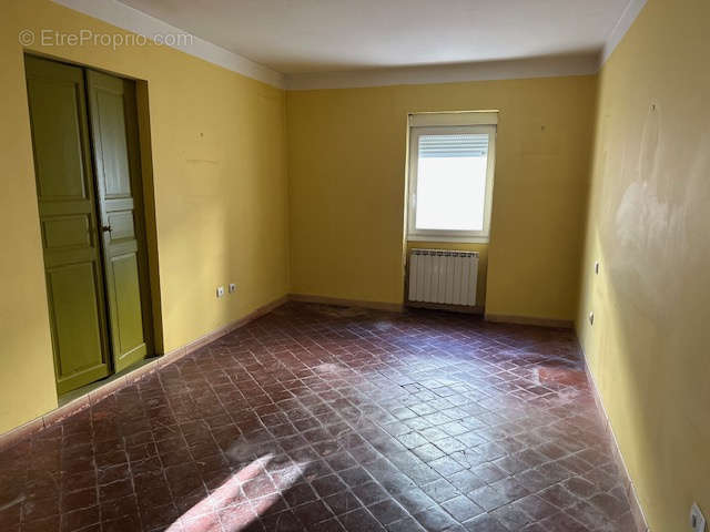 Appartement à PERNES-LES-FONTAINES