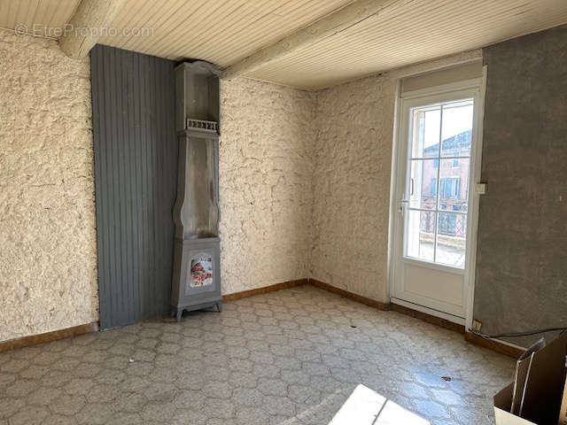 Appartement à PERNES-LES-FONTAINES