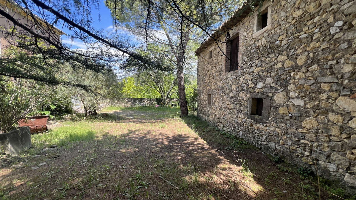 Maison à BARJAC