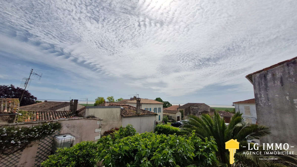 Maison à MORTAGNE-SUR-GIRONDE