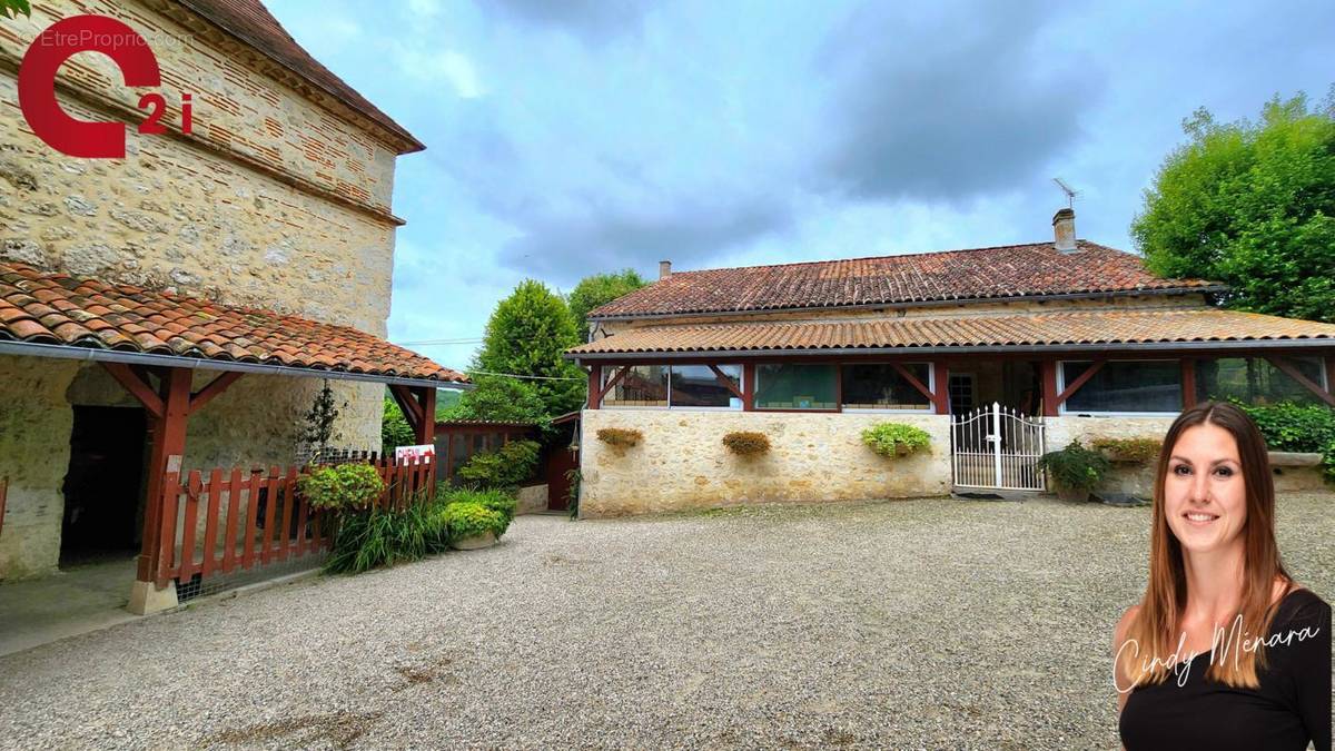 Maison à SAINTE-COLOMBE-DE-VILLENEUVE