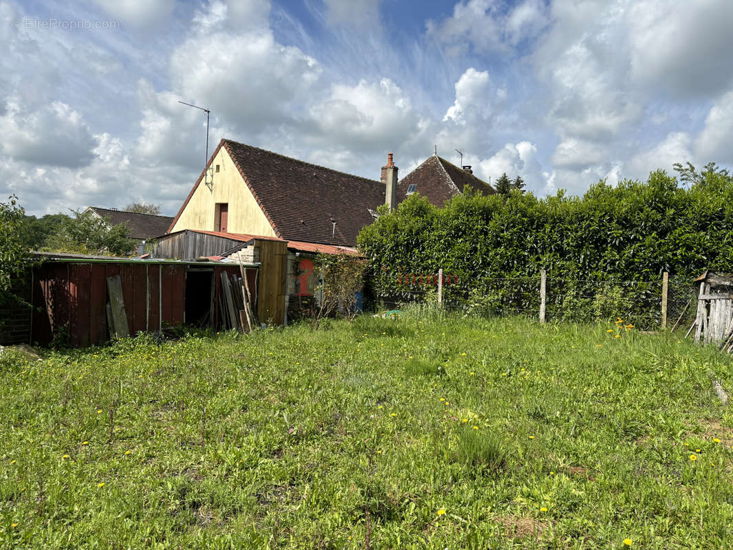 Maison à REMALARD