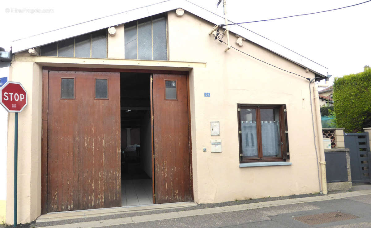 Appartement à CHAZELLES-SUR-LYON